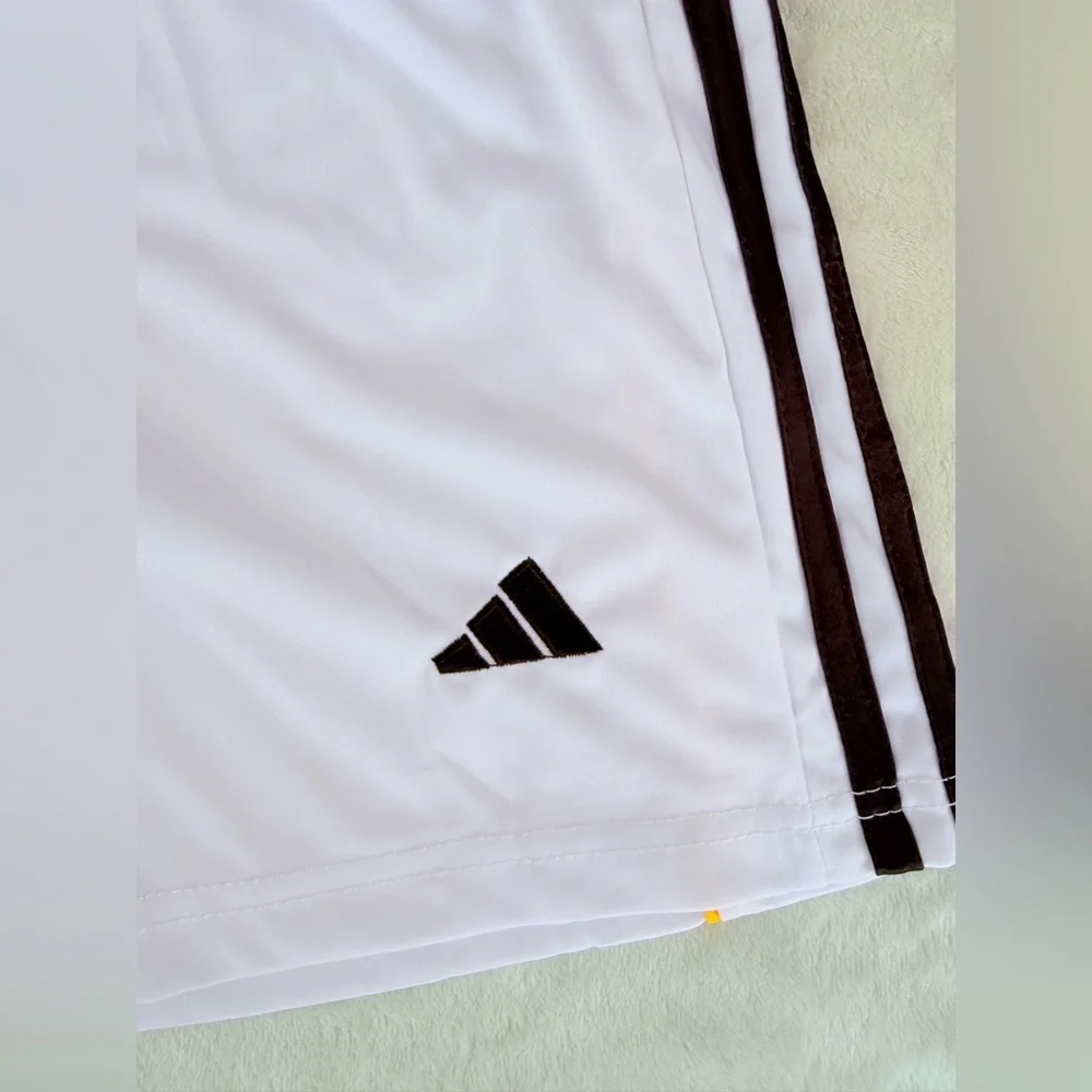 Set Real Madrid kids home kit 25/26 - Picture 7 of 8